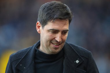 Andoni Iraola Premier Lig karşılaşmasında Bournemouth 'un teknik direktörü Wolverhampton Wanderers, Molineux, Wolverhampton, Birleşik Krallık' ta Bournemouth 'a karşı 24 Nisan 202