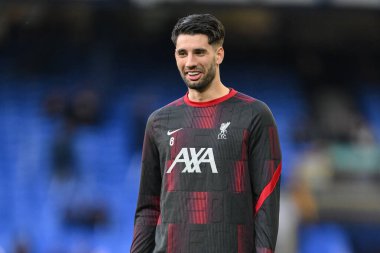 Liverpool 'dan Dominik Szoboszlai 24 Nisan 202' de Goodison Park, Liverpool, İngiltere 'de oynanan Premier League maçında Everton Liverpool' a karşı oynadığı ısınma maçında gülümsüyor.