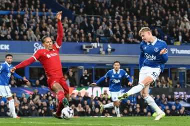 Everton 'dan Jarrad Branthwaite Premier Lig maçında Everton' a karşı Liverpool, Liverpool, İngiltere, Goodison Park 'ta 24 Nisan 202' de 1-0 berabere kaldı.