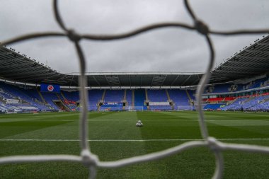 Seçilmiş Araba Kiralama Stadyumu 'nun genel görünümü, 27 Nisan 202' de İngiltere 'deki Seçilmiş Araba Kiralama Stadyumu' nda oynanan ve Blackpool 'a karşı oynanan Sky Bet 1 maçı öncesinde Reading' in evi.