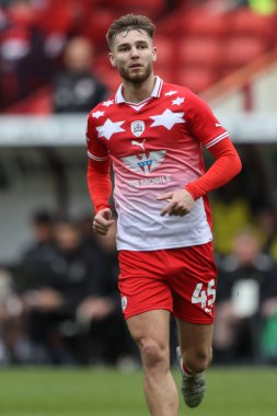 Barnsley takımından John Mcatee 27 Nisan 202 tarihinde Oakwell, Barnsley, İngiltere 'de oynanan Barnsley-Northampton maçında