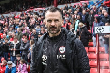 Martin Devaney, Barnsley 'in Sky Bet Ligi 1 maçı sırasında Oakwell, Barnsley' e karşı Northampton Town 'da 27 Nisan 202' de oynadığı maçın teknik direktörü.