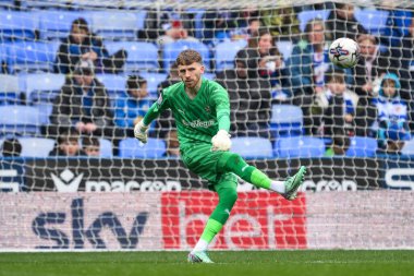 Blackpool takımından Daniel Grimshaw, 27 Nisan 202 tarihinde İngiltere 'de oynanan ve Blackpool' a karşı seçilen Oto Kiralama Stadyumu 'nda oynanan 1.