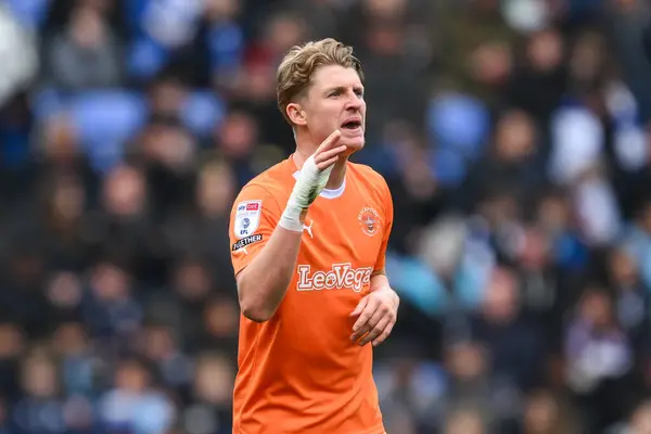 George Byers Blackpool Gives His Team Instructions Sky Bet League — Stock Photo, Image