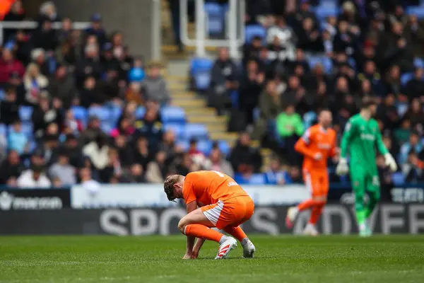 George Byers Blackpool Goes Injured Sky Bet League Match Reading — Stock Photo, Image
