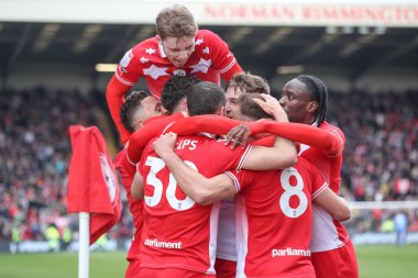 Barnsley 'den Herbie Kane 27 Nisan 202' de Oakwell, Barnsley, İngiltere 'de oynanan Sky Bet Lig 1 karşılaşmasında 1-0' lık galibiyetini kutluyor.