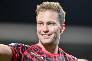 Leigh Leoparları 'ndan Matt Moylan, Betfred Süper Lig 9. Raundda Leigh Leopards' a karşı Catalans Ejderhaları maçında 26 Nisan 202 'de Leigh Spor Köyü, Leigh, İngiltere' de tam zamanlı olarak gülümsüyor.