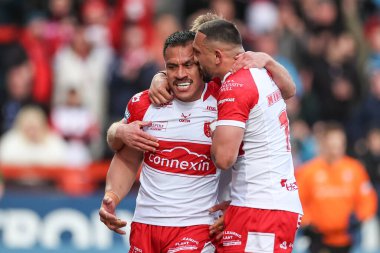 Hull KR 'dan Sauaso Sue, 26 Nisan 202' de İngiltere 'nin Hull kentinde oynanan Sewell Group Craven Park' ta oynanan 9. Betfred Süper Lig karşılaşmasında takım arkadaşlarıyla 4-0 yapma çabasını kutluyor.