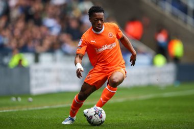 Blackpool takımından Karamoko Dembele, 27 Nisan 202 'de İngiltere' nin Oto Kiralama Stadyumu 'nda oynanan Gökyüzü İddia Ligi 1 karşılaşmasında