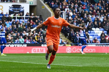 Blackpool takımından Karamoko Dembele, 27 Nisan 202 'de İngiltere' de oynanan 