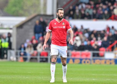 Wrexham 'dan Ollie Palmer, Wrexham - Stockport County maçı sırasında Wrexham - SToK Cae Ras, Wrexham, Birleşik Krallık, 27 Nisan 202