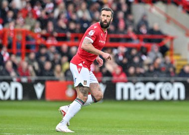 Wrexham 'dan Ollie Palmer, Wrexham - Stockport County maçı sırasında Wrexham - SToK Cae Ras, Wrexham, Birleşik Krallık, 27 Nisan 202