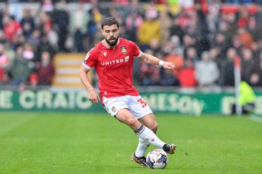 Wrexham 'dan Elliot Lee, 27 Nisan 202' de Wrexham-Stockport County maçında SToK Cae Ras, Wrexham, İngiltere 'de.