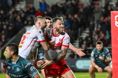 St. Helens takımından Daryl Clark, 25 Nisan 202 'de St Helens-Huddersfield Giants maçında oynanan Betfred Süper Lig karşılaşmasını kutluyor.