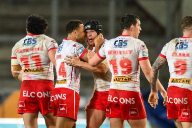 St. Helens takımından Jonny Lomax, 25 Nisan 202 'de St Helens-Huddersfield Giants maçını kazanmak için attığı golü son dakikada kutluyor.