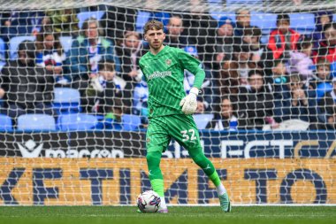 Blackpool takımından Daniel Grimshaw, 27 Nisan 202 tarihinde İngiltere 'de oynanan ve Blackpool' a karşı seçilen Oto Kiralama Stadyumu 'nda oynanan 1.