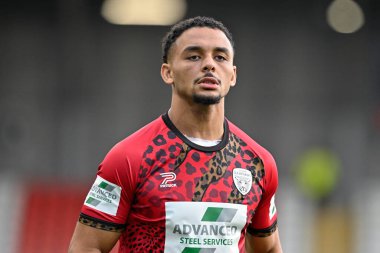 Leigh Leopards takımından Umyla Hanley, 26 Nisan 202 'de Leigh Spor Köyü' nde oynanan Betfred Süper Lig 9. Raundunda Leigh Leopards ve Catalans Dragons maçında ısındı.