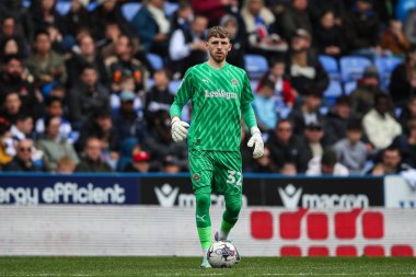 Blackpool takımından Daniel Grimshaw 27 Nisan 202 'de Blackpool' a karşı seçilmiş araba kiralama stadyumunda oynanan Gökyüzü İddia Ligi 1 karşılaşmasında