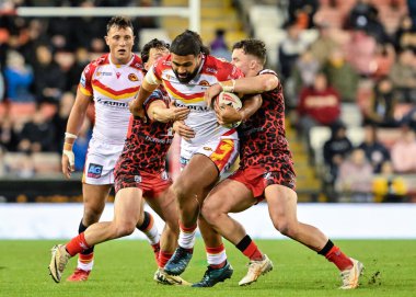 Katalan Ejderhaları 'ndan Chris Satae, 26 Nisan 202' de Leigh Spor Köyü 'nde oynanan Betfred Süper Lig 9. Raundunda Leigh Leopards ve Catalans Dragons maçında elendi.