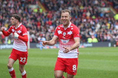 Barnsley 'den Herbie Kane 27 Nisan 202' de Oakwell, Barnsley, İngiltere 'de oynanan Sky Bet Lig 1 karşılaşmasında 1-0' lık galibiyetini kutluyor.