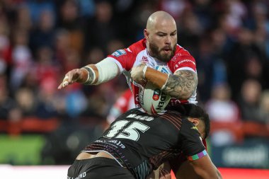 Hull KR 'dan Sam Luckley, Wigan Warriors takımından Patrick Mago tarafından, 6 Nisan 202' de Sewell Group Craven Park 'ta oynanan 9. Betfred Süper Lig karşılaşmasında altüst edildi.