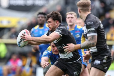Liam Tindall Hull FC, 28 Nisan 202 'de MKM Stadyumu' nda oynanan 9. Betfred Süper Lig karşılaşmasında Leeds Rhinos 'a karşı mücadele etti.