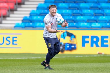 Warrington Wolves takımından Danny Walker, 27 Nisan 202 'de Salford Community Stadyumu' nda oynanan 9. Salford Red Devils vs Warrington Wolves karşılaşmasından önce sahada inceleme yapıyor.