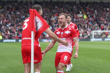 Barnsley 'den Herbie Kane 27 Nisan 202' de Oakwell, Barnsley, İngiltere 'de oynanan Sky Bet Lig 1 karşılaşmasında 1-0' lık galibiyetini kutluyor.