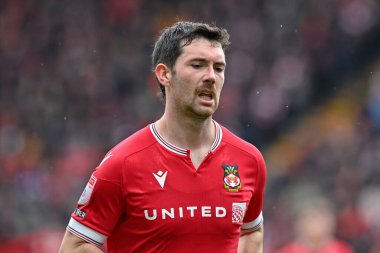 Wrexham 'dan Thomas O' Connor, Sky Bet 2 maçı sırasında Wrexham, Stockport County 'ye karşı SToK Cae Ras, Wrexham, Birleşik Krallık, 27 Nisan 202