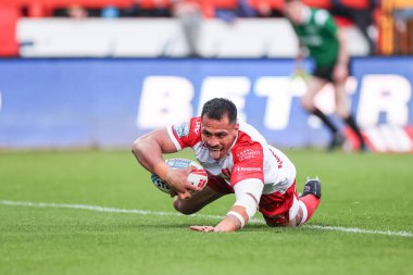 Hull KR 'dan Sauaso Sue, 26 Nisan 202' de İngiltere 'nin Hull kentinde, Sewell Group Craven Park' ta oynanan Betfred Süper Lig 9. Raundunda 4-0 'lık setini deniyor.