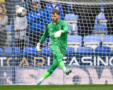Blackpool takımından Daniel Grimshaw, 27 Nisan 202 tarihinde İngiltere 'de oynanan ve Blackpool' a karşı seçilen Oto Kiralama Stadyumu 'nda oynanan 1.