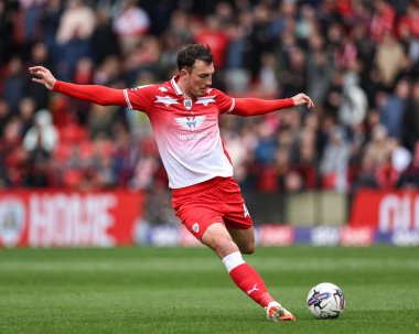 Barnsley 'den Josh Earl 27 Nisan 202' de Oakwell, Barnsley, İngiltere 'de oynanan Sky Bet 1 maçı sırasında