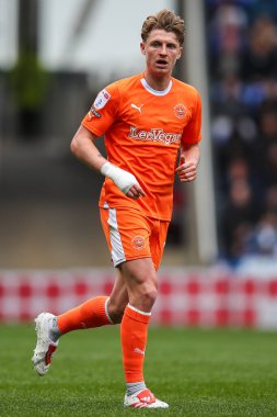 Blackpool takımından George Byers, 27 Nisan 202 'de Blackpool' a karşı seçilmiş araba kiralama stadyumunda oynanan Gökyüzü İddia Ligi 1 karşılaşmasında