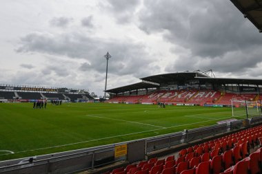 SToK Cae Ras, 27 Nisan 202 tarihinde Wrexham 'a karşı Stockport County, Wrexham, Wrexham' da oynanan Sky Bet Ligi 2 karşılaşması öncesinde genel bir görünüm aldı.