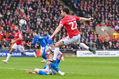 Wrexham 'dan Thomas O' Connor, 27 Nisan 202 tarihinde Wrexham-Stockport County maçında Wrexham - SToK Cae Ras, Wrexham, İngiltere