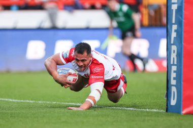 Hull KR 'dan Sauaso Sue, 26 Nisan 202' de İngiltere 'nin Hull kentinde, Sewell Group Craven Park' ta oynanan Betfred Süper Lig 9. Raundunda 4-0 'lık setini deniyor.