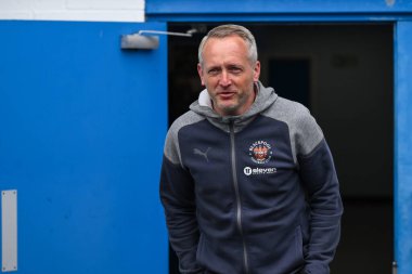 Blackpool teknik direktörü Neil Critchley, 27 Nisan 202 'de Birleşik Krallık' ta bulunan Select Car Leasing Stadyumu 'nda oynanan Sky Bet 1 karşılaşması öncesinde geldi.