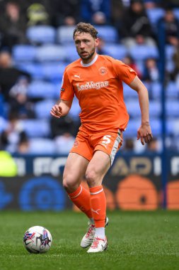 Blackpool 'dan Matthew Pennington, 27 Nisan 202' de İngiltere 'nin Reading şehrinde oynanan ve Blackpool' a karşı oynanan Gökyüzü İddia Ligi 1 karşılaşmasında