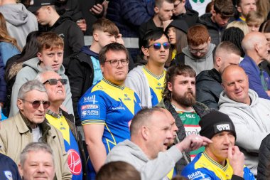 Warrington Wolves taraftarları, 27 Nisan 202 'de Salford Community Stadyumu' nda oynanan Salford Red Devils vs Warrington Wolves maçında kendi taraflarına tezahürat yaptı.