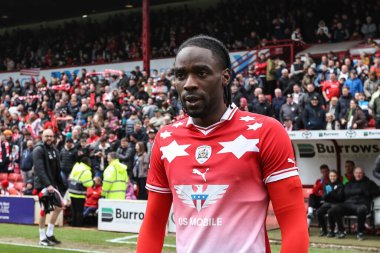 Barnsley takımından Devante Cole 27 Nisan 202 tarihinde Oakwell, Barnsley, İngiltere 'de oynanan Barnsley-Northampton maçında