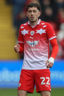 Barnsley takımından Corey O 'Keeffe 27 Nisan 202' de Oakwell, Barnsley 'de Barnsley' e karşı Northampton Town maçında