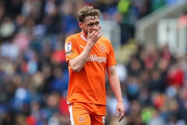 stock image Matthew Pennington of Blackpool during the Sky Bet League 1 match Reading vs Blackpool at Select Car Leasing Stadium, Reading, United Kingdom, 27th April 202