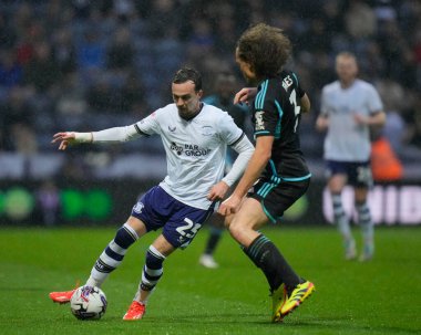 Preston North End 'den Liam Millar, Leicester City Wout Faes of Sky Bet Şampiyonası maçında Preston North End' e karşı Deepdale, Preston, Birleşik Krallık, 29 Nisan 202