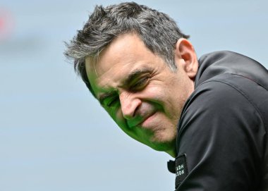 Ronnie OSullivan, Cazoo Dünya Şampiyonası 2024 'te Sheffield, İngiltere' deki Crucible Tiyatrosu 'nda 1 Mayıs 2024' te tepki gösterdi.