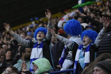 Leicester City taraftarları, 29 Nisan 202 'de İngiltere' nin Deepdale kentinde oynanan Preston North End Leicester City maçında kendi taraflarında tezahürat yapıyorlar.