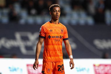 Ipswich Town 'dan Omari Hutchinson 30 Nisan 202' de Coventry City, Coventry Building Society Arena 'da Ipswich Town' a karşı oynadığı Gökyüzü İddia Şampiyonası maçında