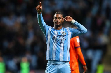 Coventry City 'den Hacı Wright, 30 Nisan 202' de Coventry Building Society Arena, Coventry, İngiltere 'deki Coventry City ile Ipswich Town arasındaki Sky Bet Şampiyonası maçında 1-1 kazanma hedefini kutluyor.