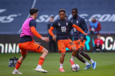 Ipswich Town 'dan Omari Hutchinson, 30 Nisan 202 tarihinde Coventry City' nin Coventry Building Society Arena 'da Ipswich Town' a karşı oynadığı Sky Bet Şampiyonası maçında maç öncesi ısınma maçında