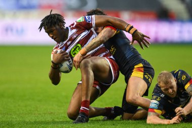 Wigan Warriors 'dan Junior Nsemba, 2 Mayıs 2024' te İngiltere 'nin Wigan Stadyumu' nda oynanan 10. Betfred Süper Lig karşılaşmasında Katalan Ejderhaları 'ndan Arthur Romano tarafından yenildi. 