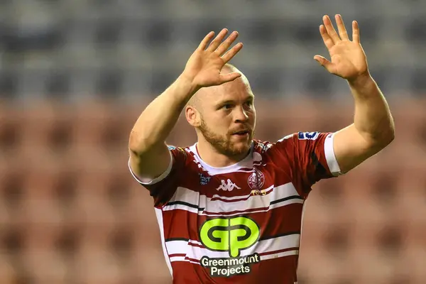 stock image Liam Marshall of Wigan Warriors waves to the fans at the end of the gameduring the Betfred Super League Round 10 match Wigan Warriors vs Catalans Dragons at DW Stadium, Wigan, United Kingdom, 2nd May 2024 